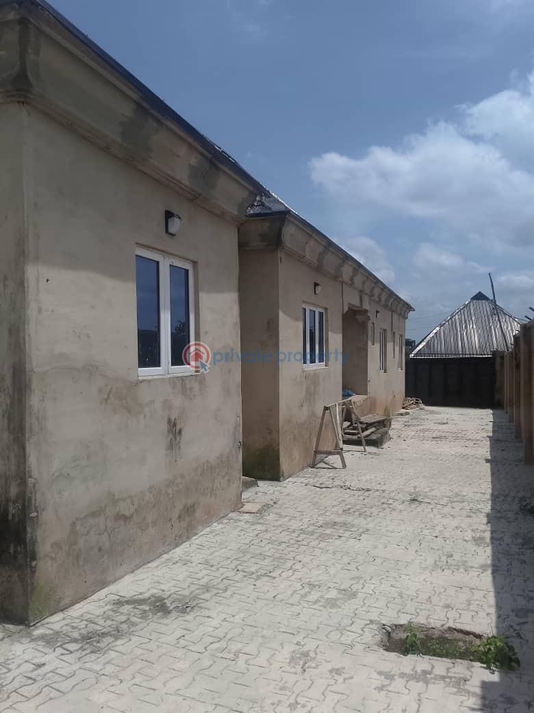 Newly built twin bungalow or   2 and 3 bedrooms flat - 5 3 bedroom Block Of Flats For Rent Bola Jankata Area Off Akala Express Kuola Akala Express Ibadan Oyo - 5