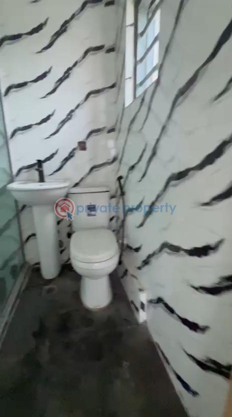 2 bedroom Block Of Flats For Rent Yaba Gra Yaba Lagos - 4