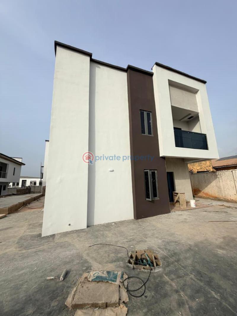 House For Sale Bashorun Housing Estate, Akobo , Ibadan. Ibadan Oyo - 1