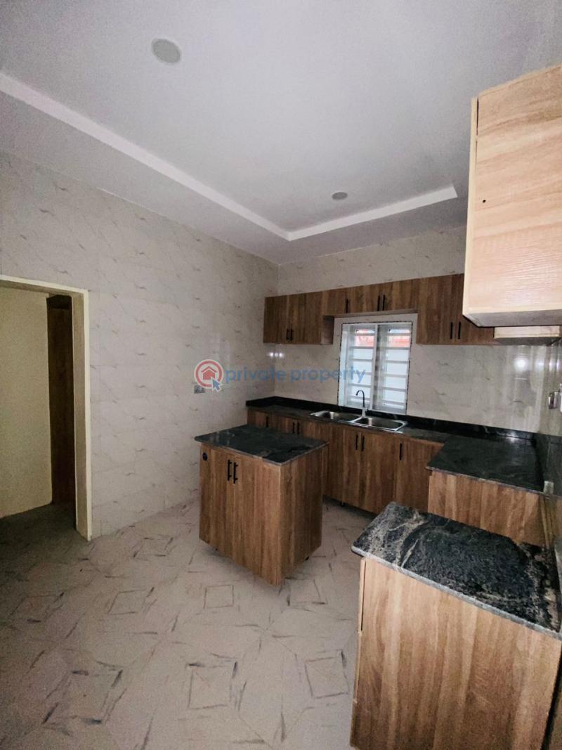 House For Sale Bashorun Housing Estate, Opp Kolapo Ishola Gra, Akobo Ibadan Ibadan Oyo - 2