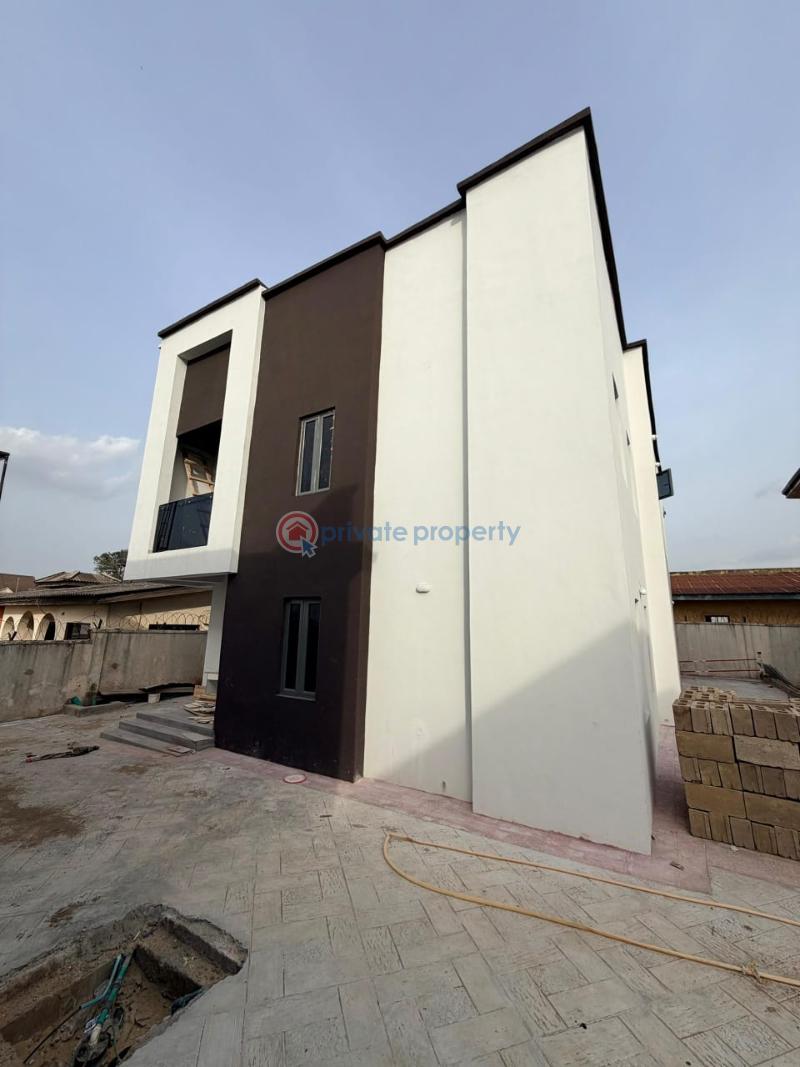 House For Sale Bashorun Housing Estate ( Airforce ), Along General Gas,akobo, Ibadan Basorun Ibadan Oyo - 2
