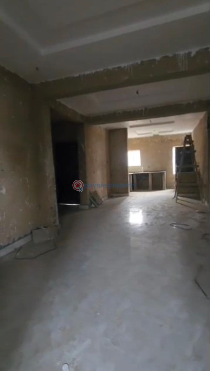 3 bedroom Flat & Apartment For Rent Alagomeji Yaba Lagos