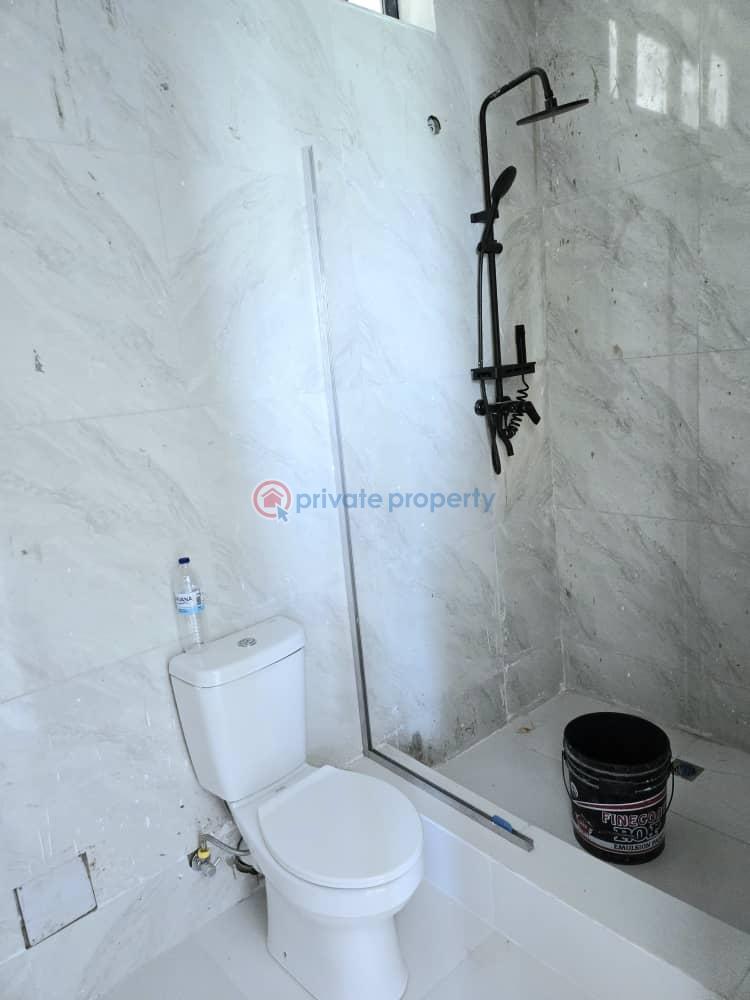 Newly built very spacious waterfront 5 & 4 bedroom terrace duplex - 11 5 bedroom Terraced Duplex For Rent Lekki Phase 1 Lagos - 11