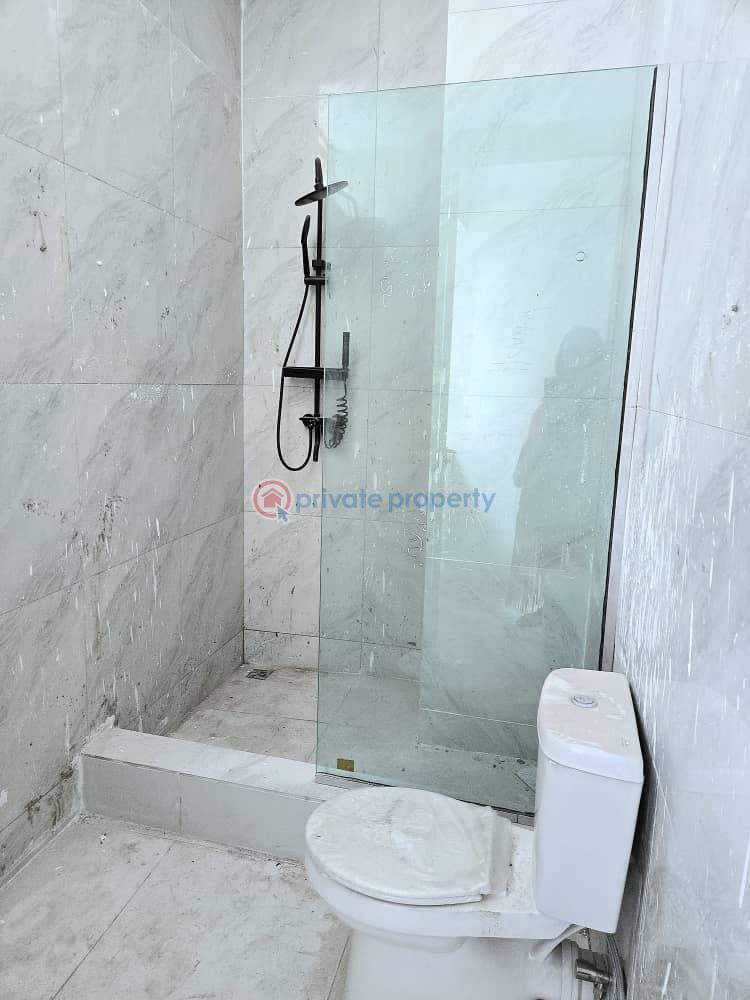 Newly built very spacious waterfront 5 & 4 bedroom terrace duplex - 6 5 bedroom Terraced Duplex For Rent Lekki Phase 1 Lagos - 6