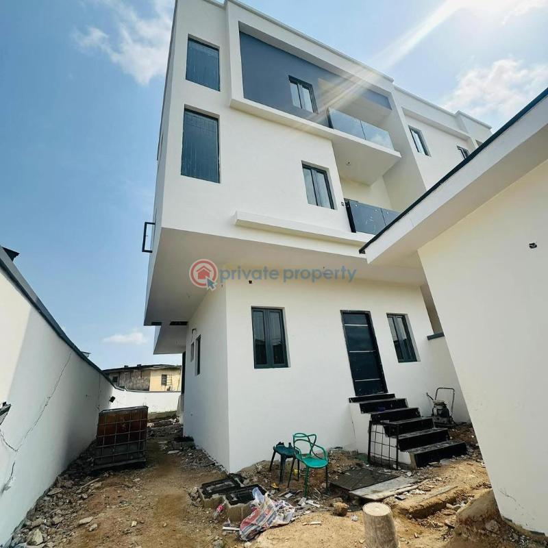 4 bedroom Semi detached Duplex For Sale Obanikoro Shomolu Lagos - 5