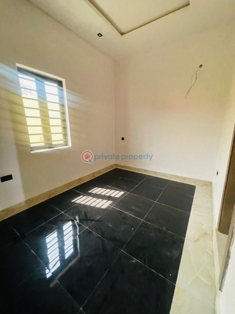 2 bedroom Bungalow For Sale Ayoola Drive, New Bodija Ibadan Oyo - 6