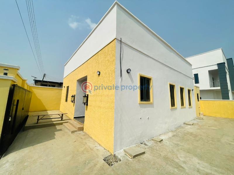 2 bedroom Bungalow For Sale Ayoola Drive, New Bodija Ibadan Oyo - 2
