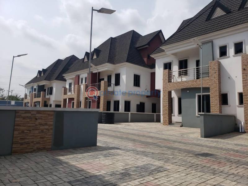 4 bedroom Semi detached Duplex For Sale Onigbongbo Mende Maryland Lagos