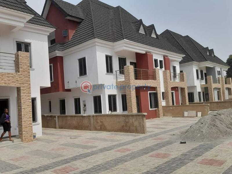 4 bedroom Duplex For Sale Ismail Estate, Maryland Ikeja Lagos - 0