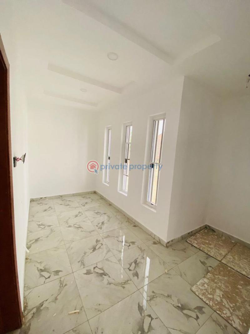 House For Sale 📍location Calrton Gate Estate, Akobo Ibadan. Ibadan Oyo - 9