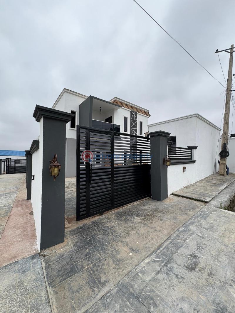 4 bedroom Detached Duplex For Sale Kolapo Ishola Gra Akobo Ibadan Oyo - 1