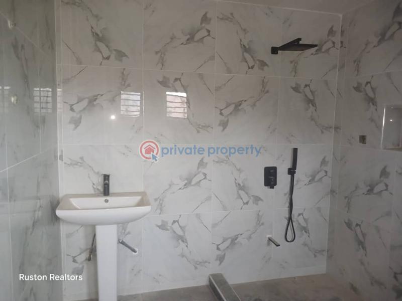 House For Sale At Adeoyo Gra, Off Ring Road, Ibadan. Ibadan Oyo - 1