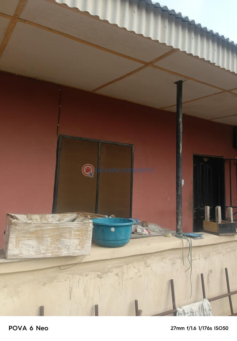 4 bedroom Detached Bungalow For Sale Shagari Estate Ipaja Road Lagos Ipaja Lagos - 1