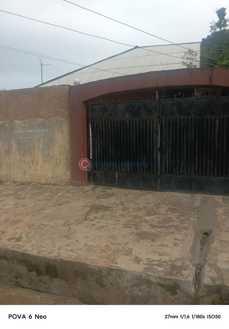 4 bedroom Detached Bungalow For Sale Shagari Estate Ipaja Road Lagos Ipaja Lagos - 2