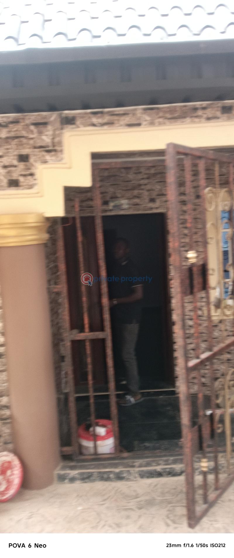 3 bedroom Block Of Flats For Rent An Estate In Aboru Iyana Ipaja Road Lagos Iyana Ipaja Lagos - 2