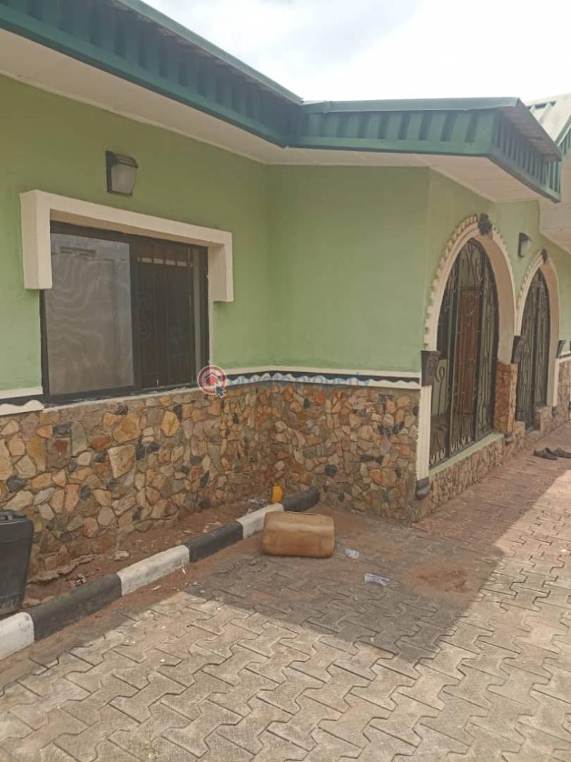 4 bedroom Detached Bungalow For Sale Happy Estate Baruwa Ipaja Road Lagos Baruwa Ipaja Lagos - 0