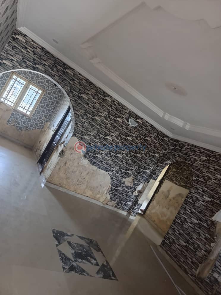 10 bedroom Maisonette For Sale Makinde Baruwa Ayobo Ipaja Road Lagos Ayobo Ipaja Lagos - 2