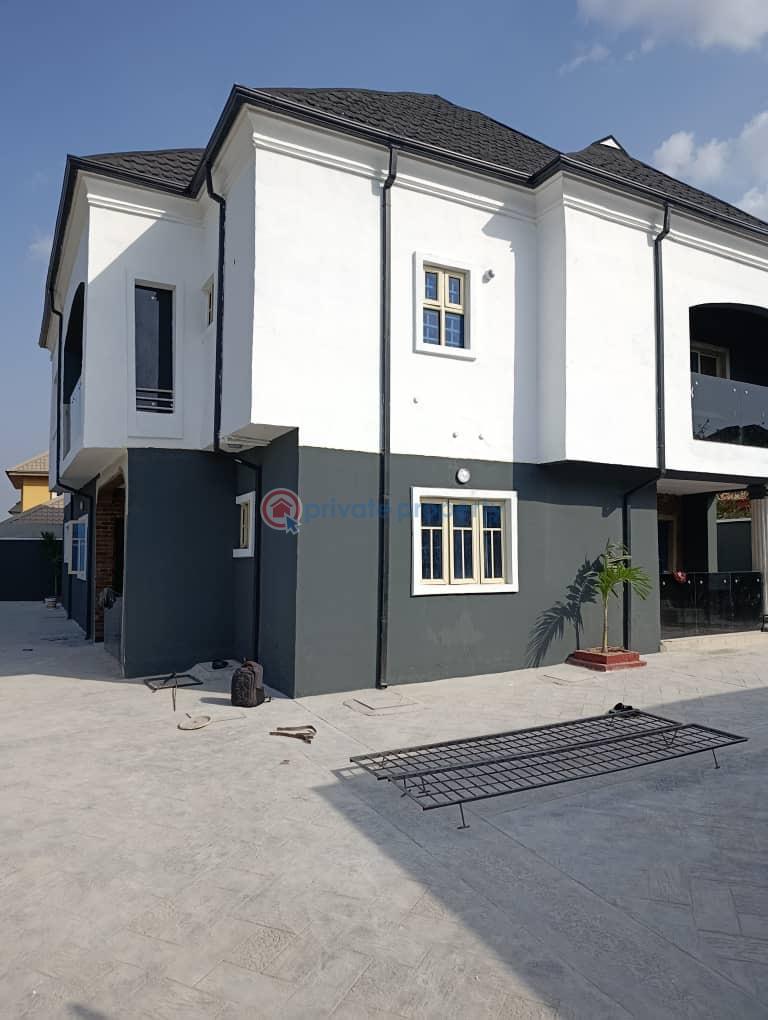 5 bedroom Block Of Flats For Rent Revival Bus Stop, Two Houses To The Main Akala Express Akala Express Ibadan Oyo - 0