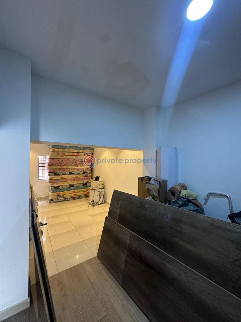 Newly renovated 150sqm ground floor space on busy street - 7 Office For Rent Lekki Phase 1 Lagos - 7