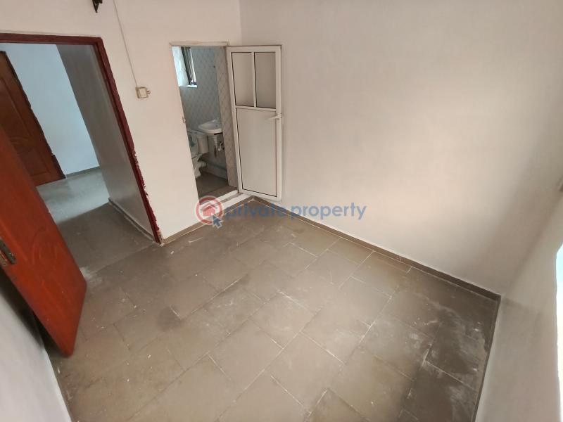 2 bedroom Block Of Flats For Rent Church Street Off Bajulaiye Road Fola Agoro Yaba Lagos - 17