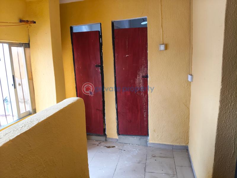 2 bedroom Block Of Flats For Rent Church Street Off Bajulaiye Road Fola Agoro Yaba Lagos - 3