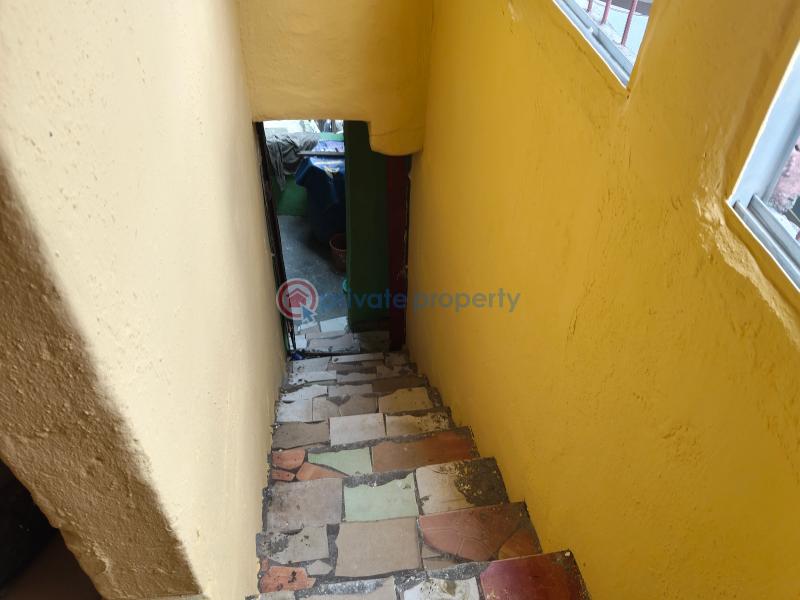 2 bedroom Block Of Flats For Rent Church Street Off Bajulaiye Road Fola Agoro Yaba Lagos - 5