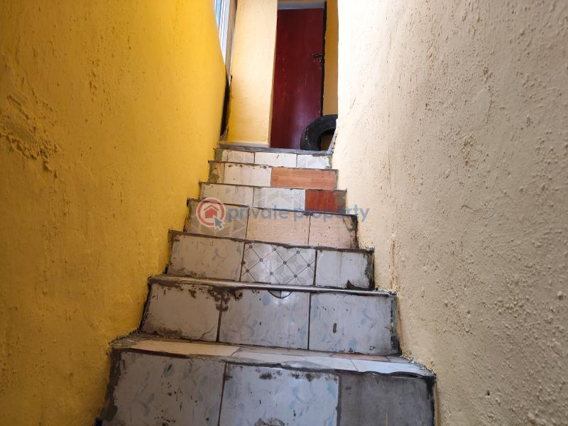 2 bedroom Block Of Flats For Rent Church Street Off Bajulaiye Road Fola Agoro Yaba Lagos - 2