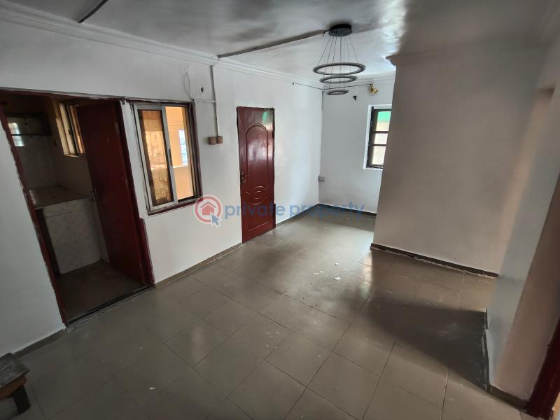 2 bedroom Block Of Flats For Rent Church Street Off Bajulaiye Road Fola Agoro Yaba Lagos - 11