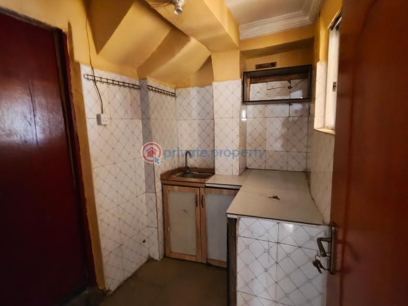 2 bedroom Block Of Flats For Rent Church Street Off Bajulaiye Road Fola Agoro Yaba Lagos - 22
