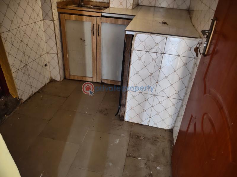 2 bedroom Block Of Flats For Rent Church Street Off Bajulaiye Road Fola Agoro Yaba Lagos - 20