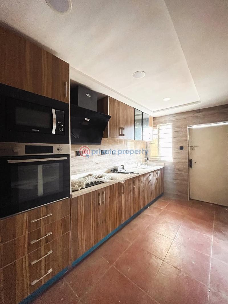 Newly renovated 3 bedroom apartment - 4 3 bedroom Block Of Flats For Rent Lekki Phase 1 Lagos - 4