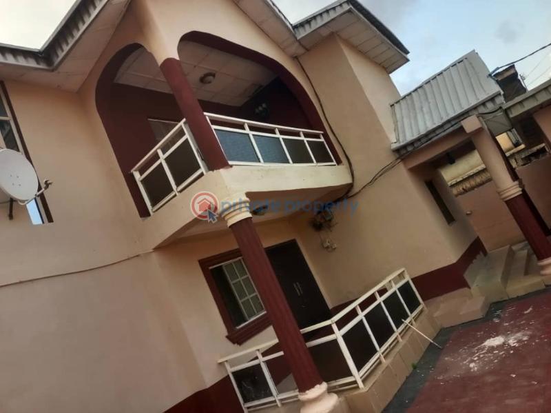 3 bedroom Block Of Flats For Rent Anfani, Ring Road Ring Road Ibadan Oyo - 0