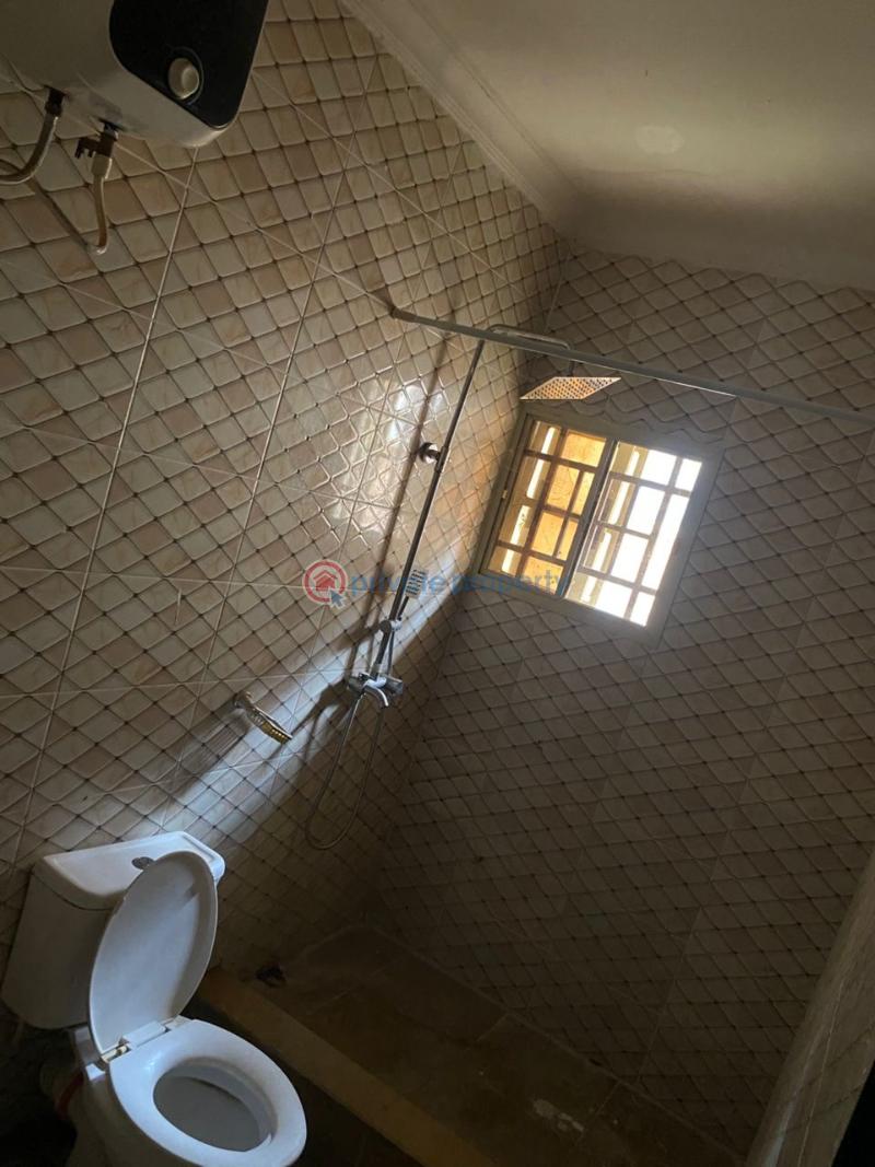 3 bedroom Block Of Flats For Rent Hassan Block’s, Akuru,elebu Area Akala Express Ibadan Oyo - 7