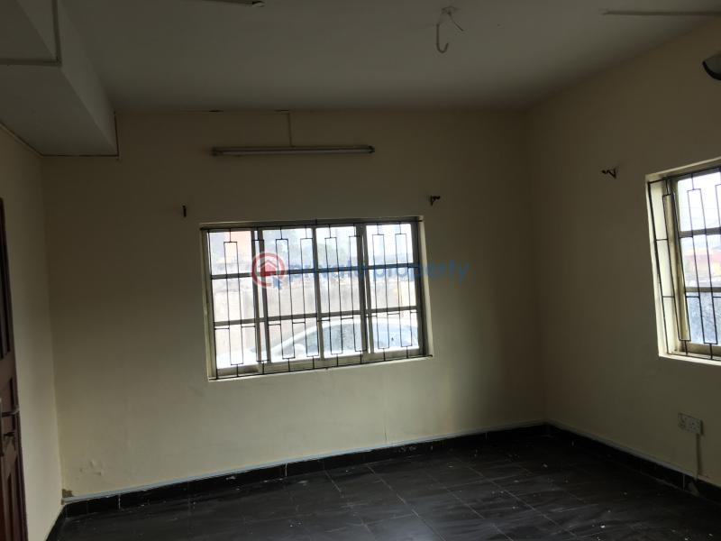 3 bedroom Block Of Flats For Rent Anthony Village Maryland Lagos - 8