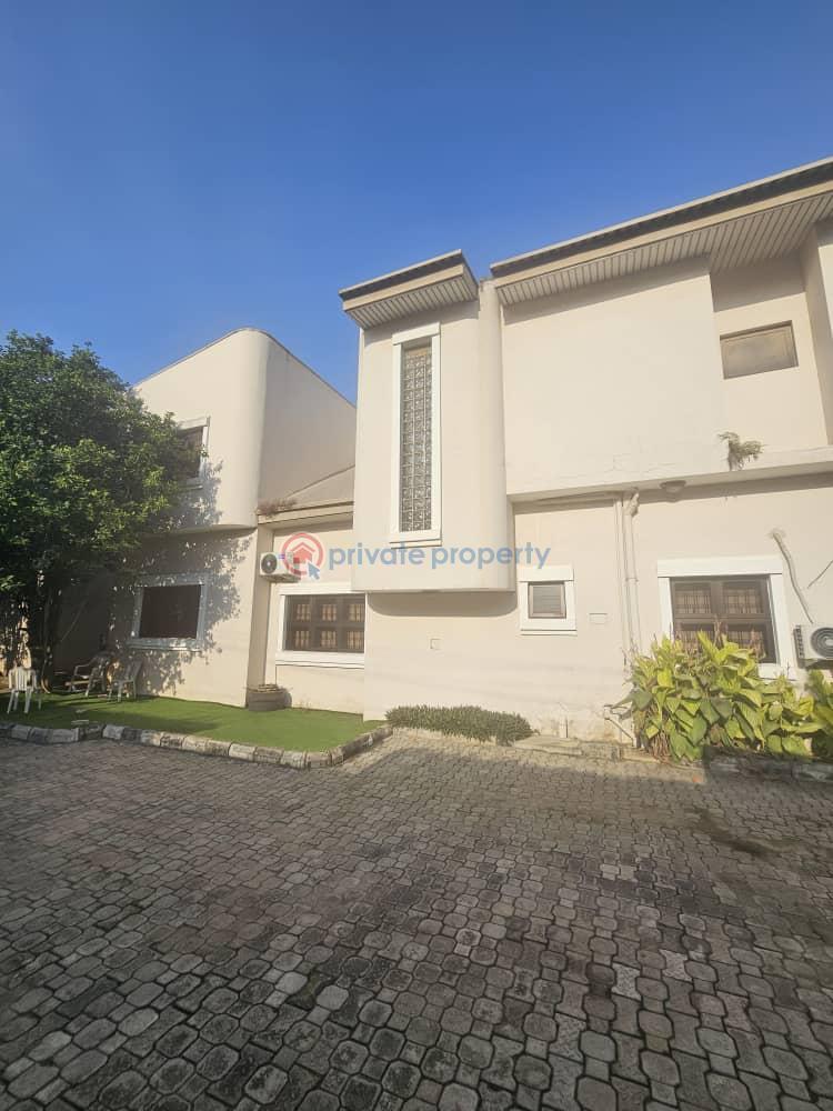 8 bedroom Detached Duplex For Rent Ikeja GRA Lagos - 1