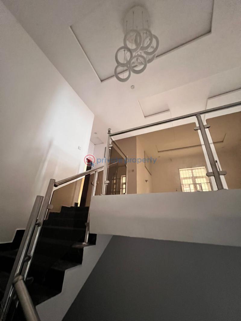 4 bedroom Semi detached Duplex For Sale For Sale: Newly Renovated And Spacious 4 Bedroom Semi Detached House With 1 Room Bq Location: Bera Estate, Off Chevron Drive, Lekki Price: N170m (ono) Lekki Phase 1 Lagos - 14