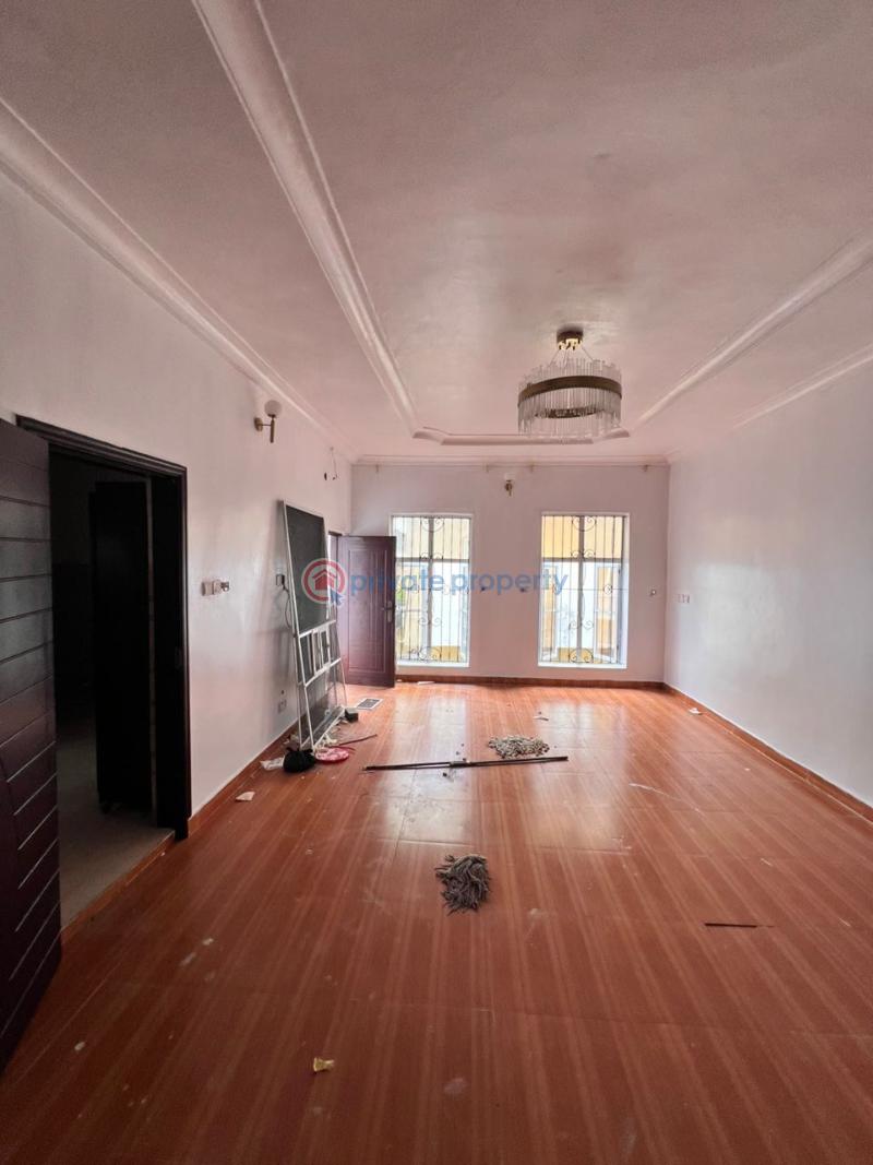 4 bedroom Semi detached Duplex For Sale For Sale: Newly Renovated And Spacious 4 Bedroom Semi Detached House With 1 Room Bq Location: Bera Estate, Off Chevron Drive, Lekki Price: N170m (ono) Lekki Phase 1 Lagos - 13
