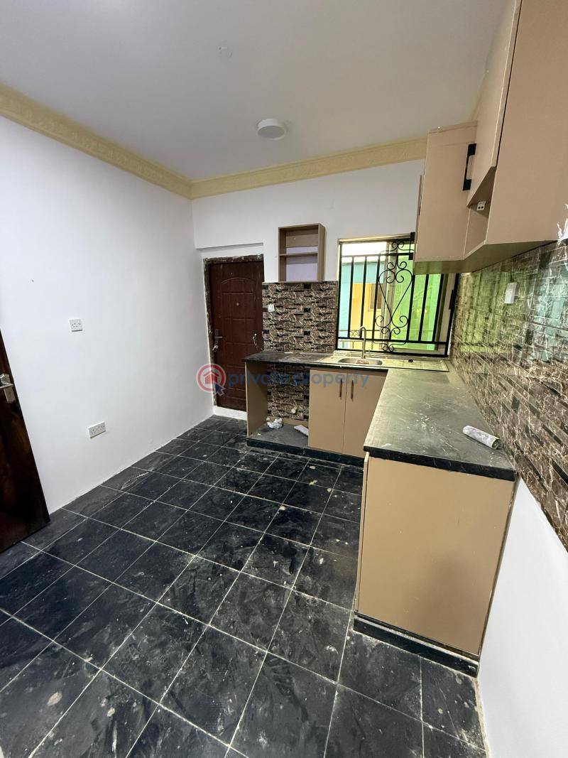 Newly renovated five bedroom semi detached duplex - 27 5 bedroom Semi detached Duplex For Sale Ikosi Gra 3 Estate Cmd Road Kosofe/Ikosi Lagos - 27