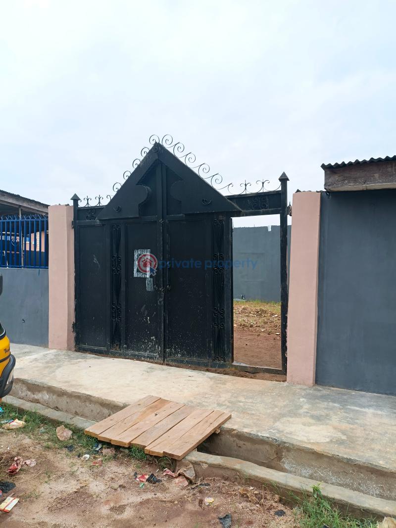 1 bedroom Mini Flat For Rent Igbopa London Off Gberigbe/ Ijede Road Ijede Ikorodu Lagos - 0