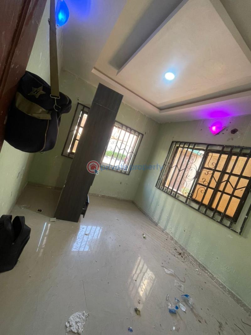 2 bedroom Block Of Flats For Rent Sharp Corner, Oluyole Estate Oluyole Estate Ibadan Oyo - 4