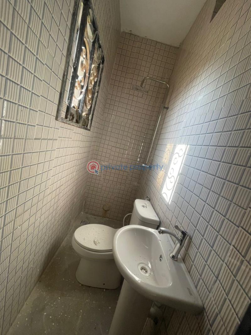 2 bedroom Block Of Flats For Rent Sharp Corner, Oluyole Estate Oluyole Estate Ibadan Oyo - 1