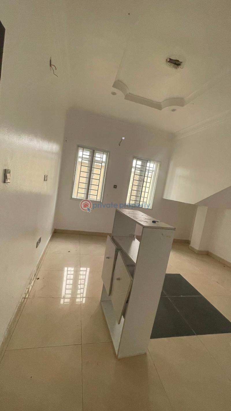 4 bedroom Semi detached Duplex For Rent Off Pinnacle Filling Station Lekki Right Lekki Phase 1 Lagos - 2