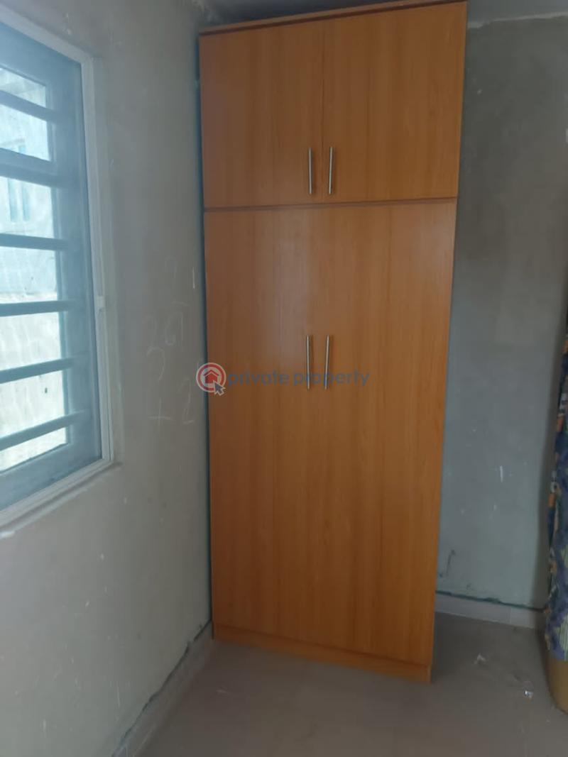 For rent 1 bedroom Mini Flat Kola Amodu Magodo GRA Phase 2 Kosofe