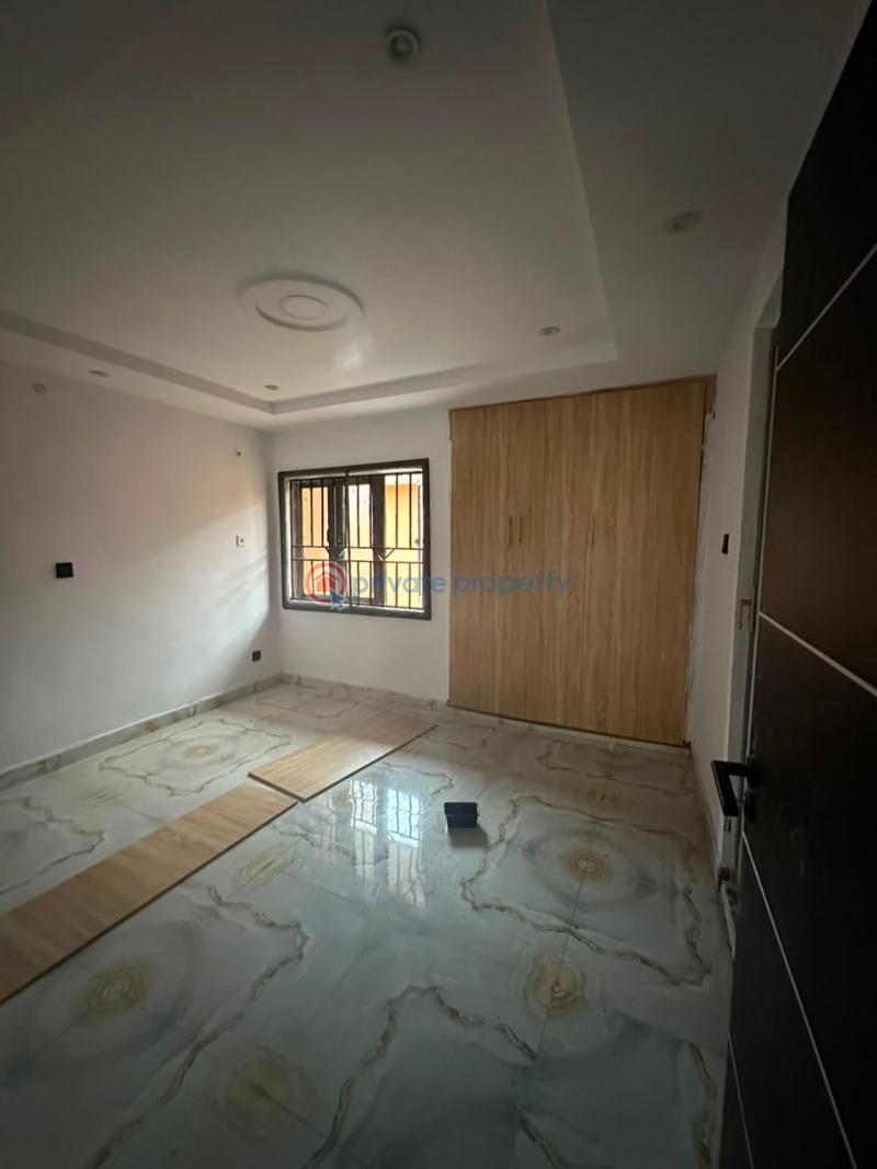 3 bedroom Block Of Flats For Rent Olagbemi Estate, Off Mobil, Iyaganku Iyanganku Ibadan Oyo - 2