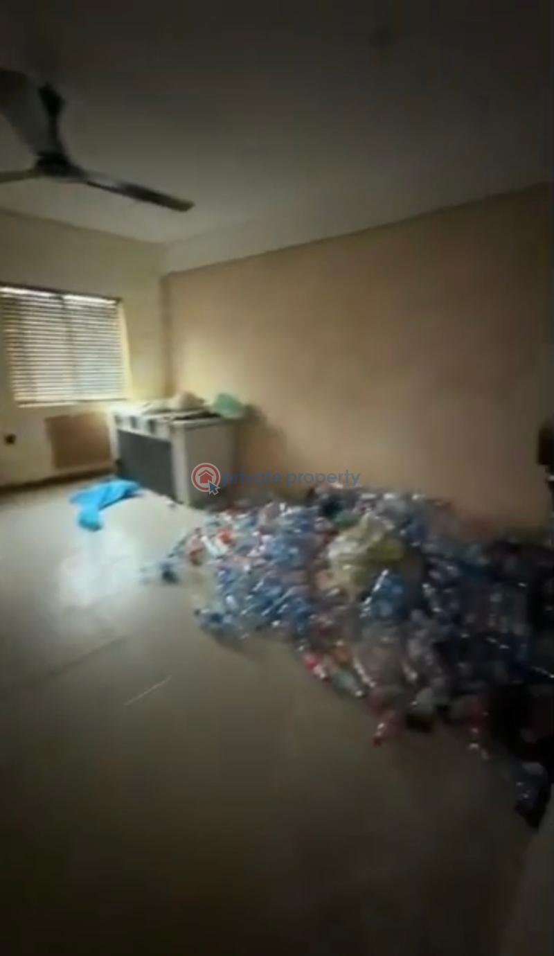 1 bedroom Mini Flat For Rent Onipan Yaba Lagos - 1