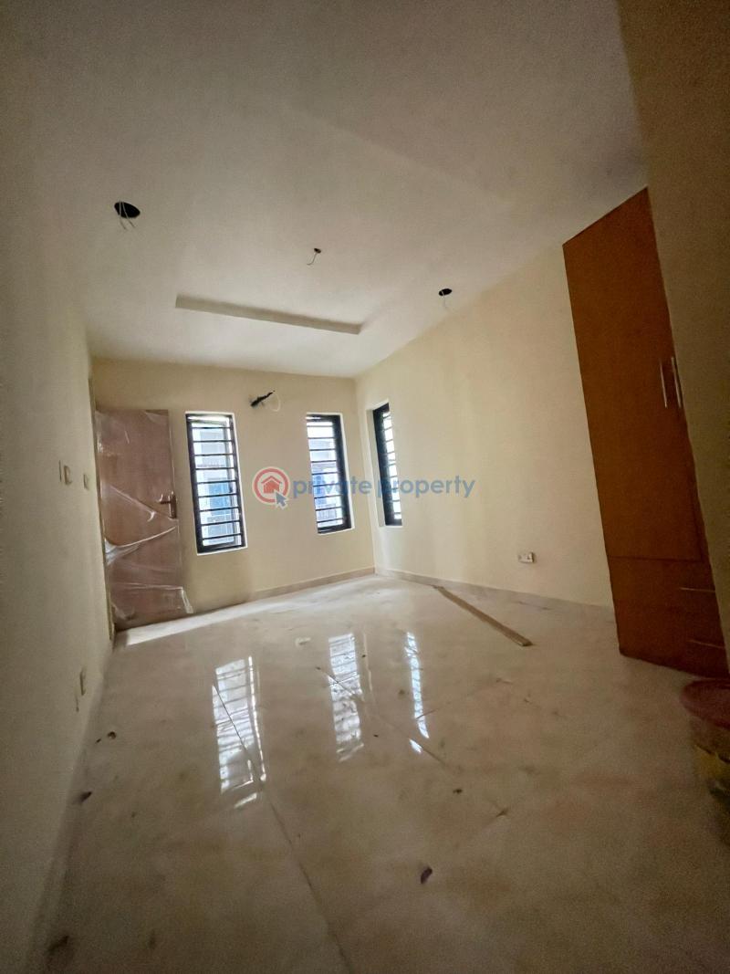 3 bedroom Block Of Flats For Sale Alagomeji Yaba Lagos - 1