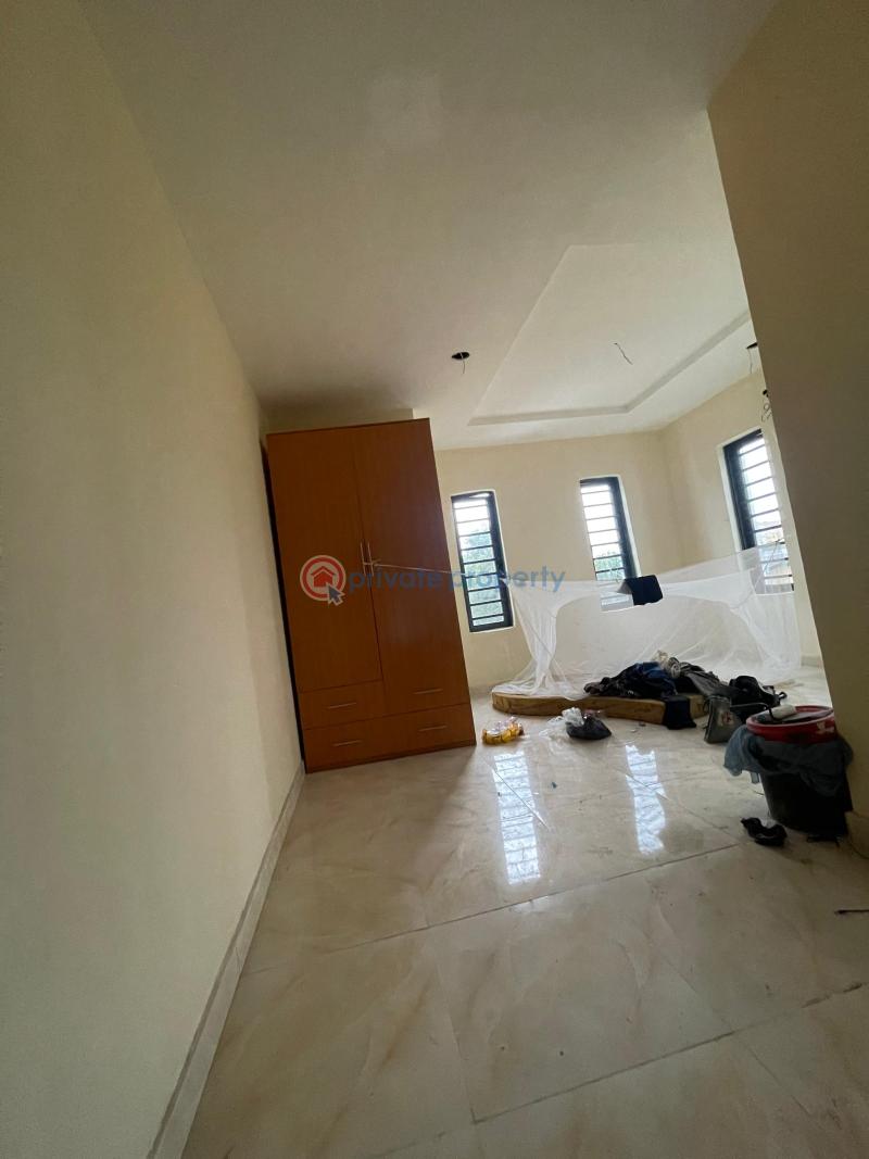 3 bedroom Block Of Flats For Sale Alagomeji Yaba Lagos - 9