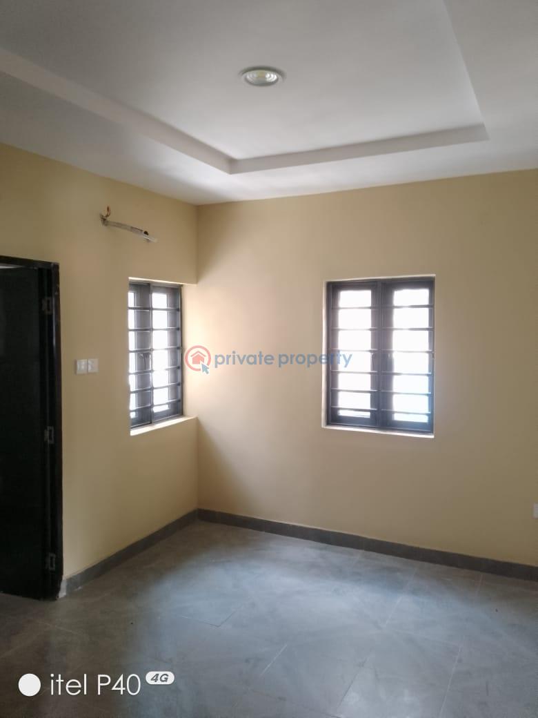 3 bedroom Terraced Bungalow For Rent Dejo Oyelese Old Bodija With Modern Facilities. First Floor Available. Rent:3.7m Bodija Ibadan Oyo - 1