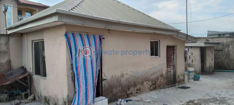 3 bedroom Block Of Flats For Sale Abideen Bamgbala, Oke Ira Nla, Badore Ajah Lagos - 3