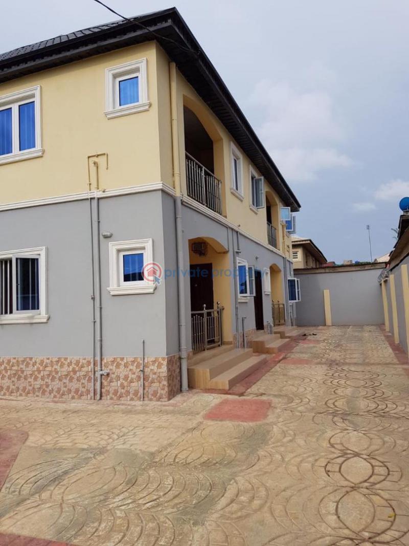 2 bedroom Block Of Flats For Sale Ijegun Road Ijegun Ikotun/Igando Lagos